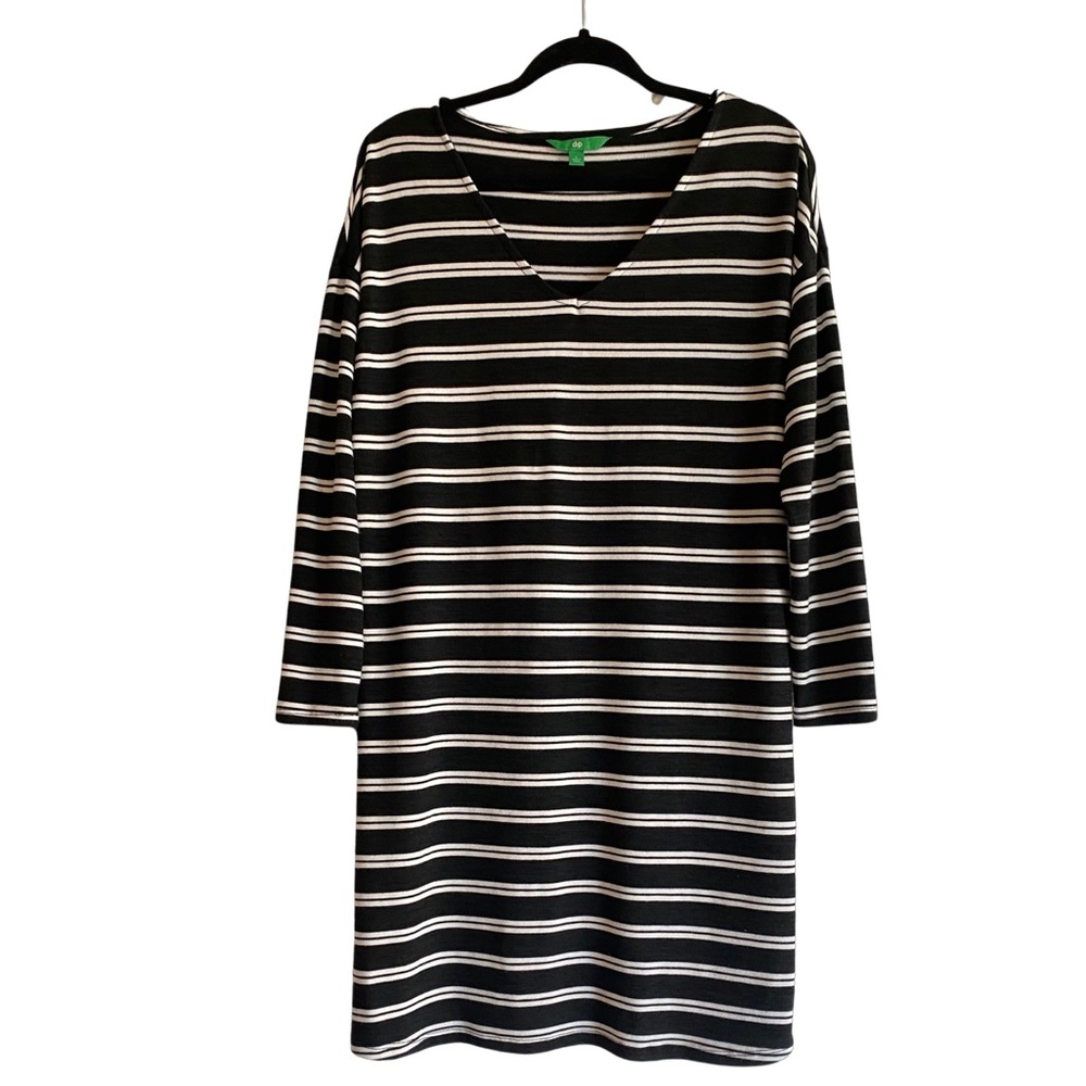 Black and white striped‎ long sleeve dress by DIP
Size Large